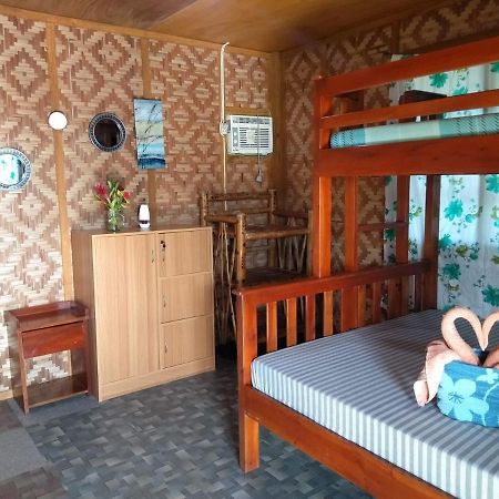 Hostel Titanic'S Nipa Hut Moalboal Zewnętrze zdjęcie