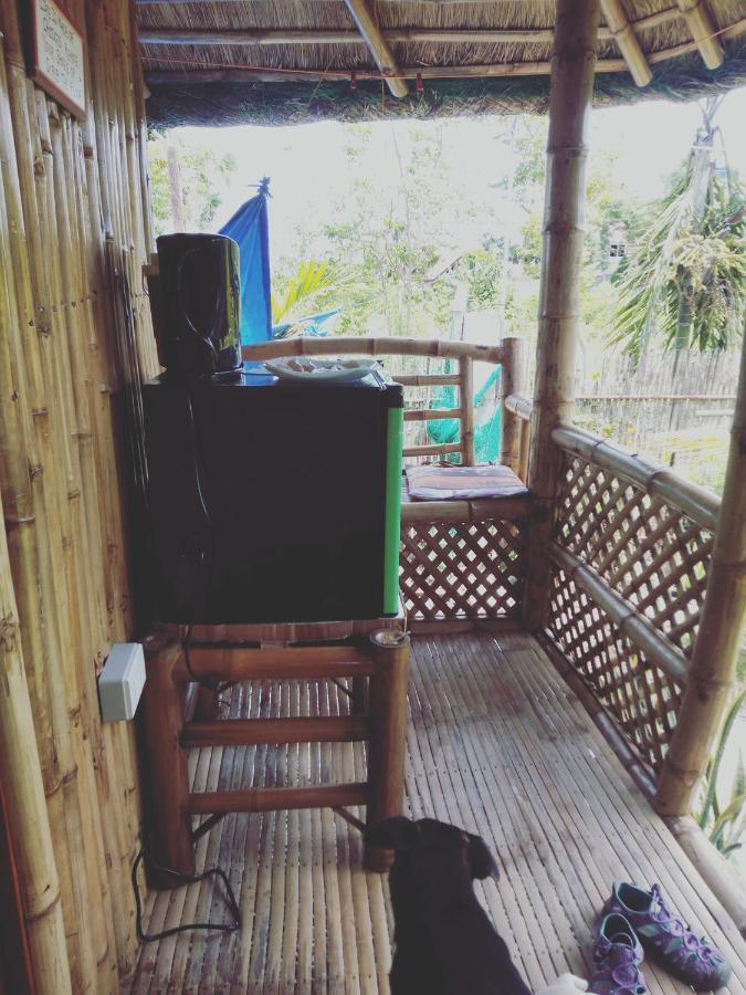 Hostel Titanic'S Nipa Hut Moalboal Zewnętrze zdjęcie